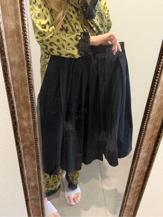 Dresses & Skirts - Classic Black Pleated Midi Skirt